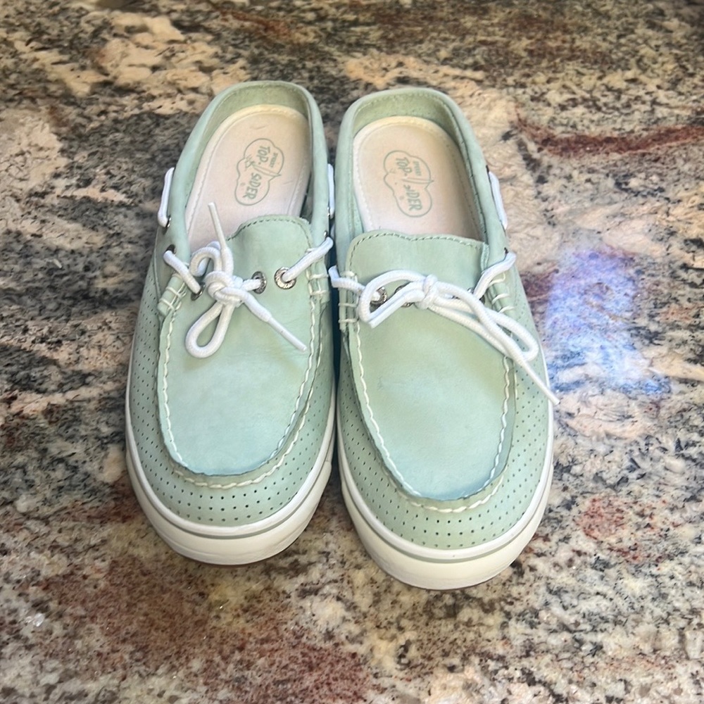 Mint Green Sperry Top Sider slides size 7 women. Good condition.